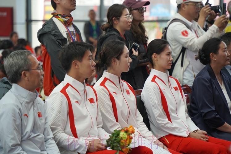 奥运冠军鼓励林芝小学生勇敢追梦